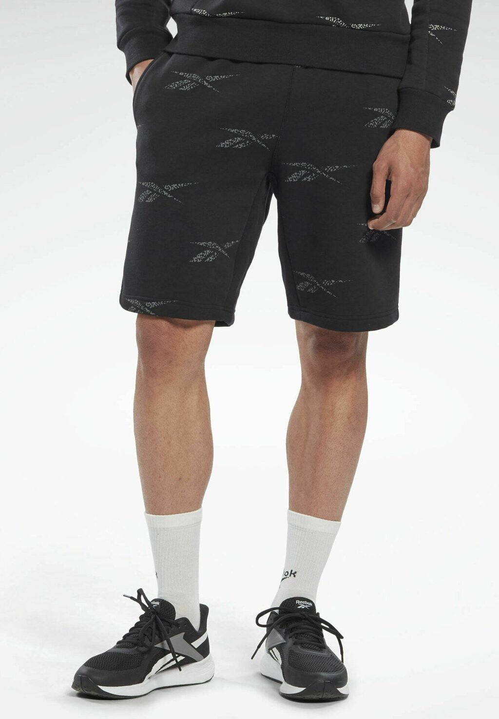 

Спортивные шорты Reebok