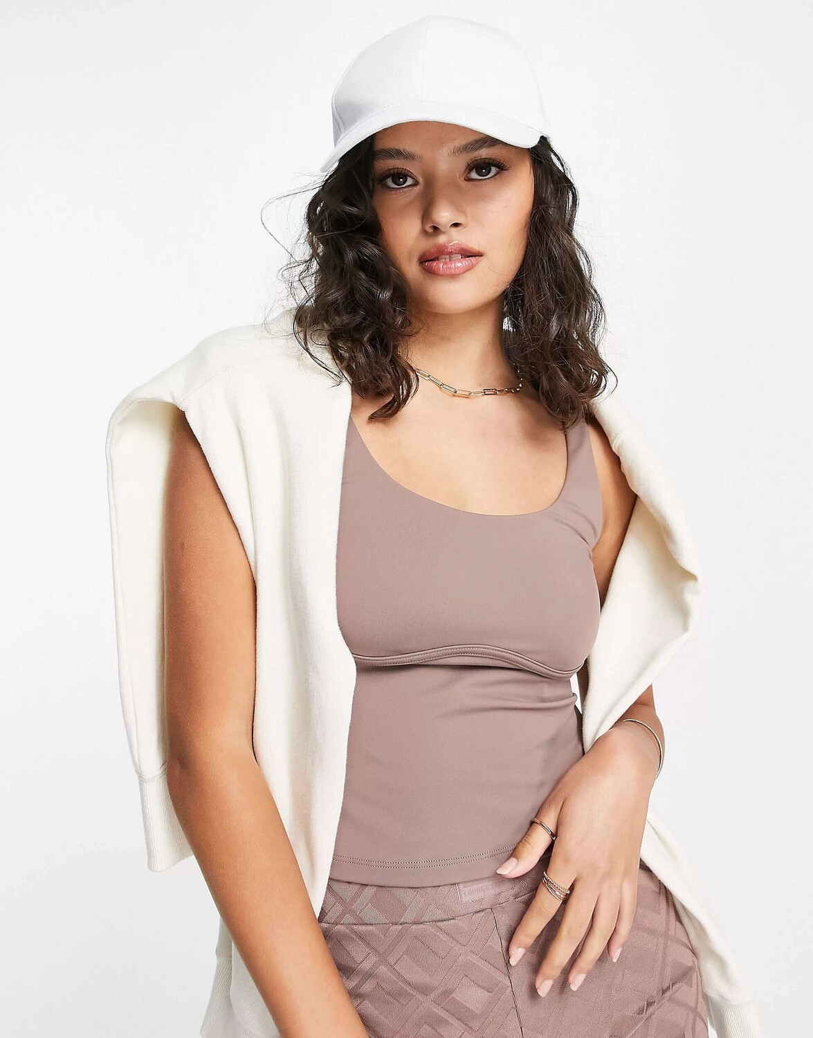 

Коричневая майка в стиле Lounge со швами River Island