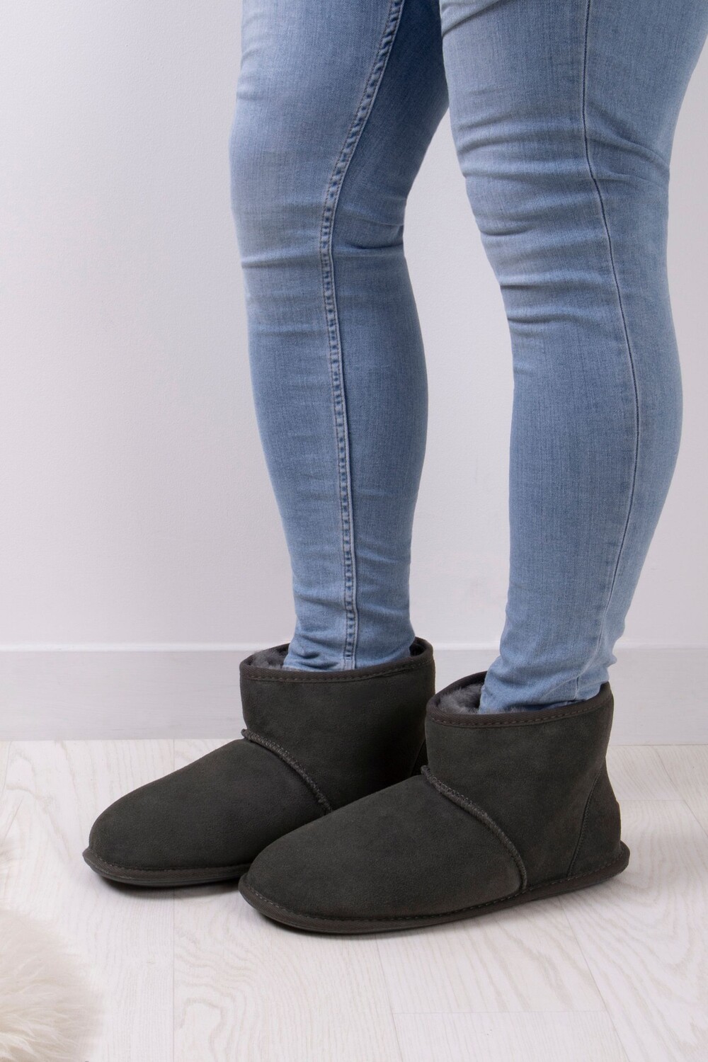 

Мужские тапочки Chester из овчины Just Sheepskin, серый