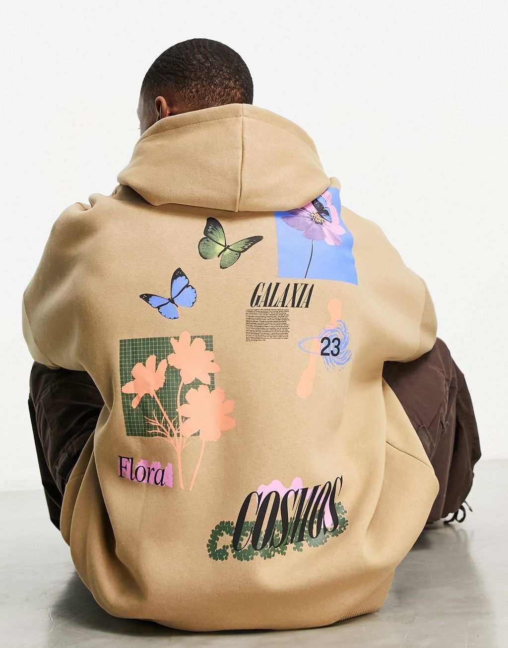 

Супер-оверсайз-худи цвета хаки с принтом бабочки спереди и сзади ASOS DESIGN