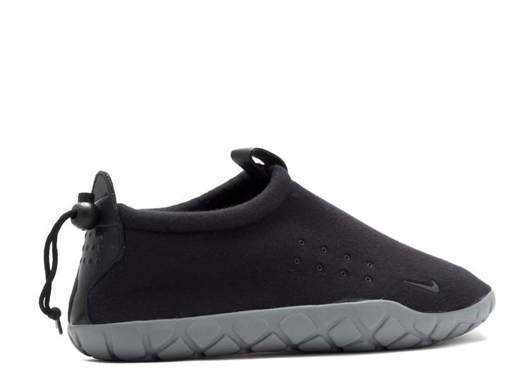 Nike air moc tech fleece sale