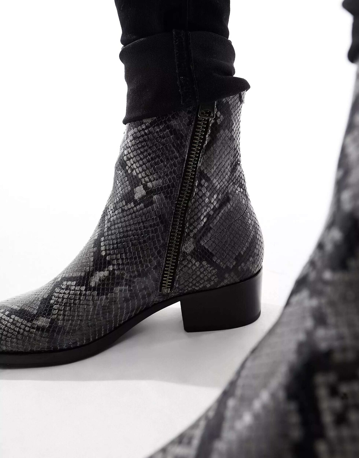 

Кожаные ботинки AllSaints Bonham цвета змеи
