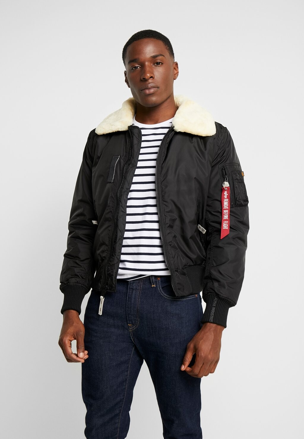 

Бомбер Alpha Industries