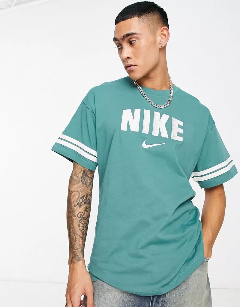 

Зеленая футболка Nike в стиле ретро