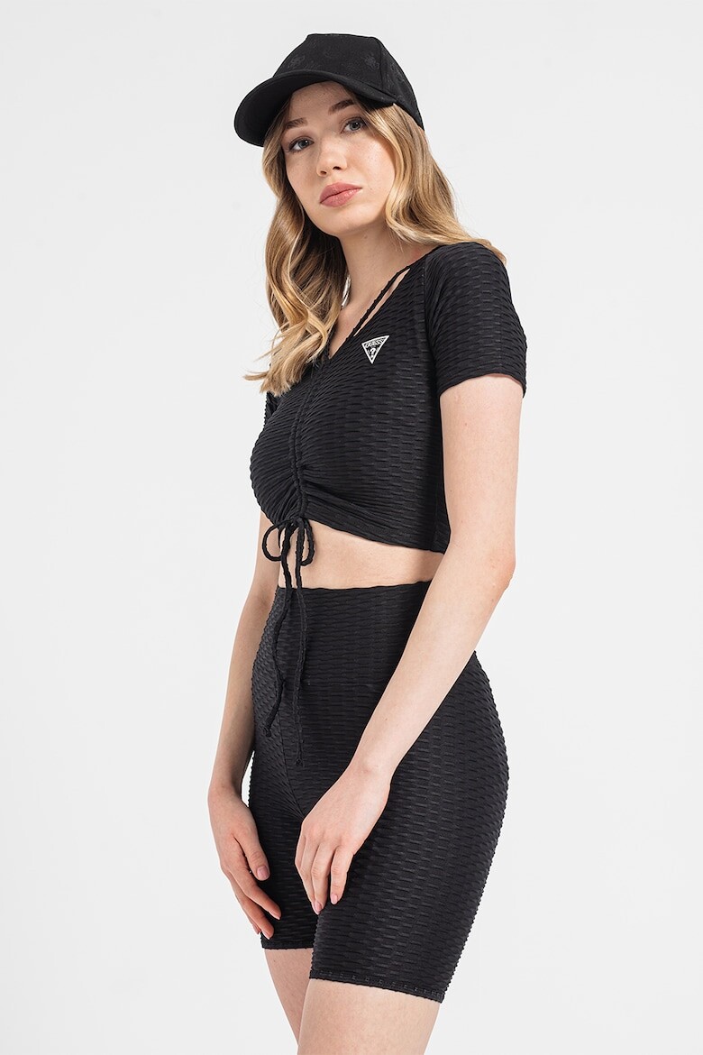 

Короткая фитнес-футболка с рельефом Guess, черный