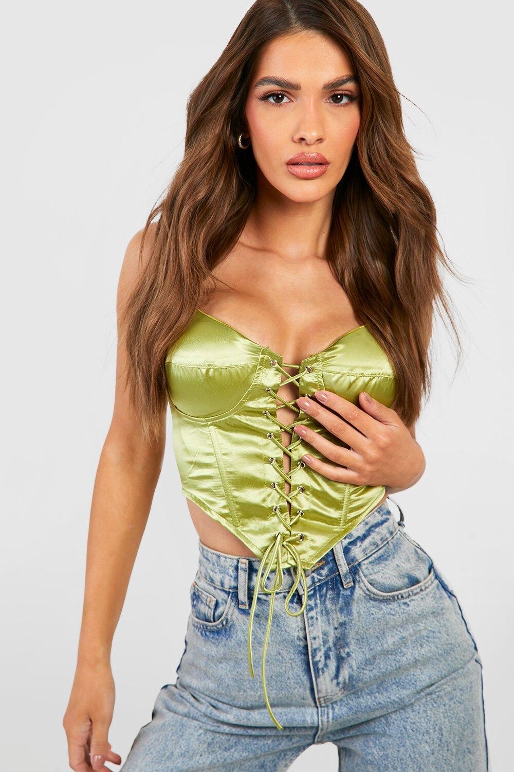 

Атласный корсетный топ со шнуровкой и широкими лямками Boohoo, шартрез