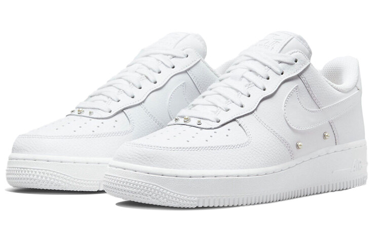 

Кроссовки женские Nike Air Force 1 Low '07 SE, белый