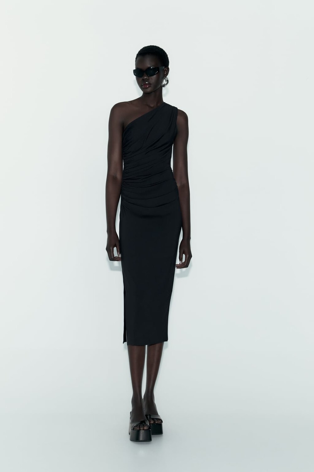 

Асимметричное платье с драпировкой ZARA, черный