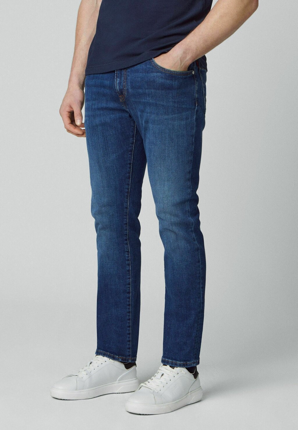 

Джинсы облегающего кроя Hackett London