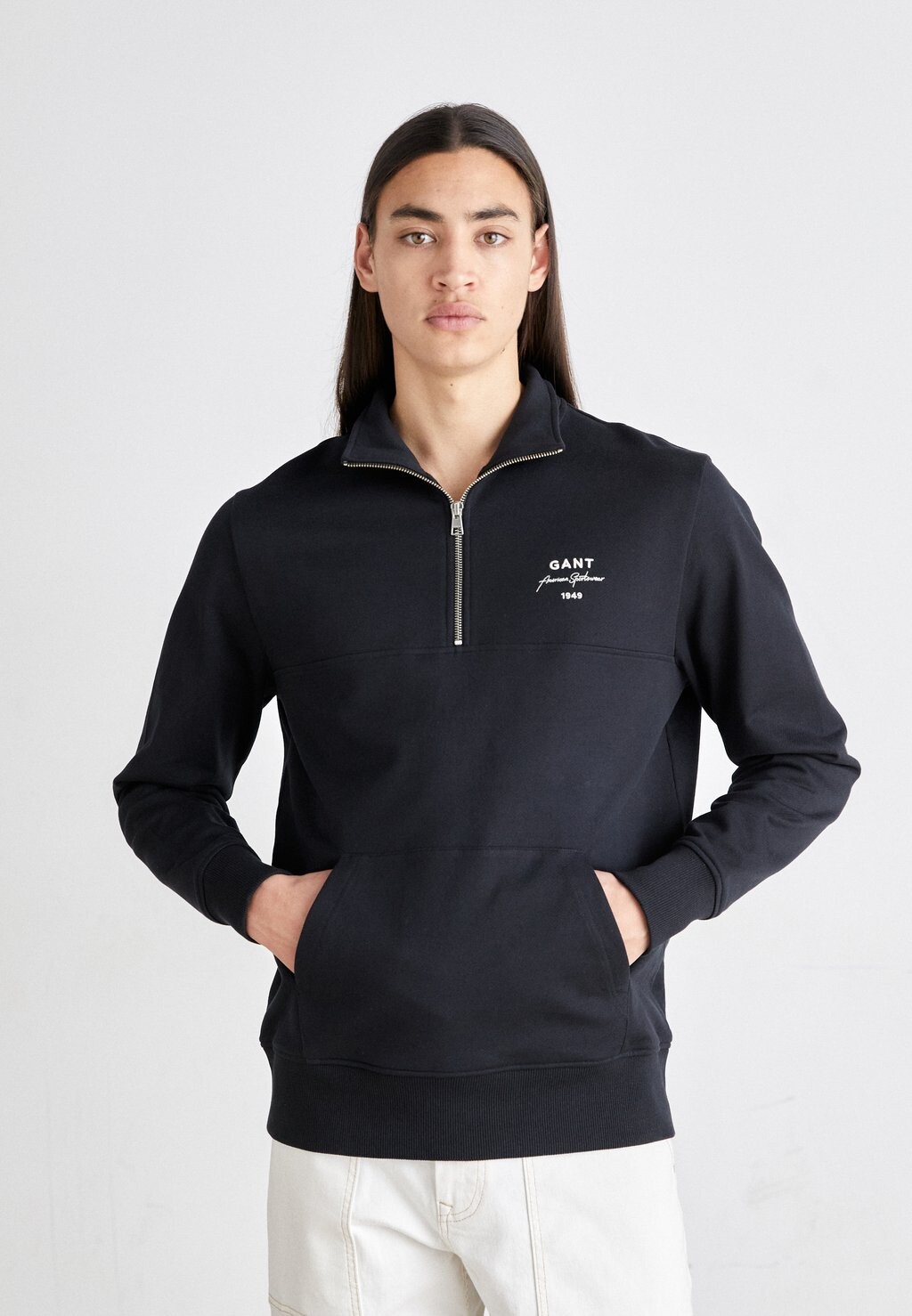 

Толстовка с капюшоном GANT, черный