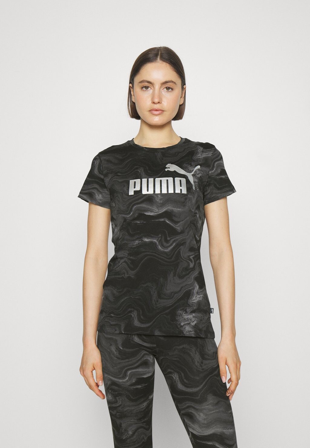 

Футболка с принтом Puma, черный