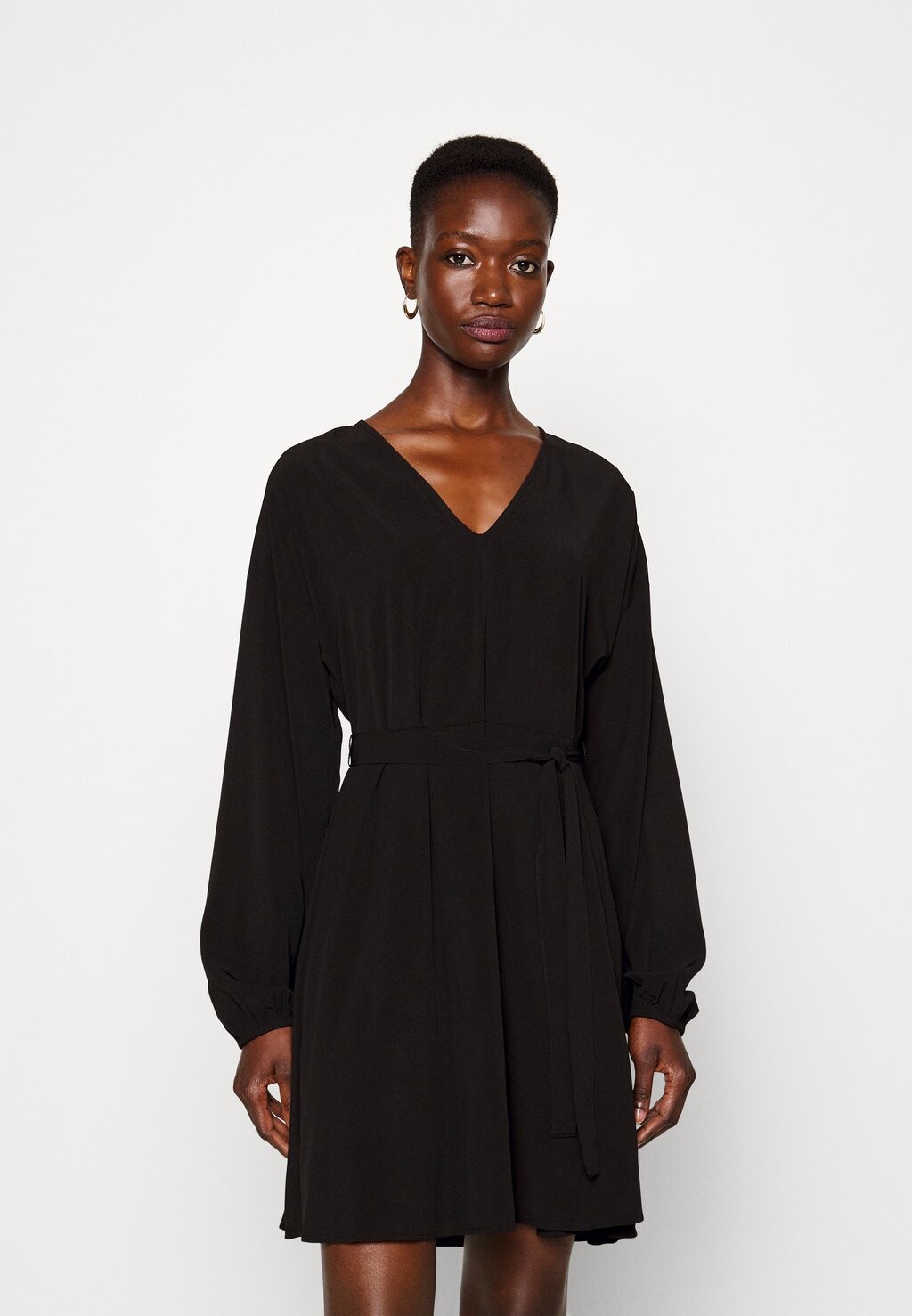 

Повседневное платье Vero Moda, черный