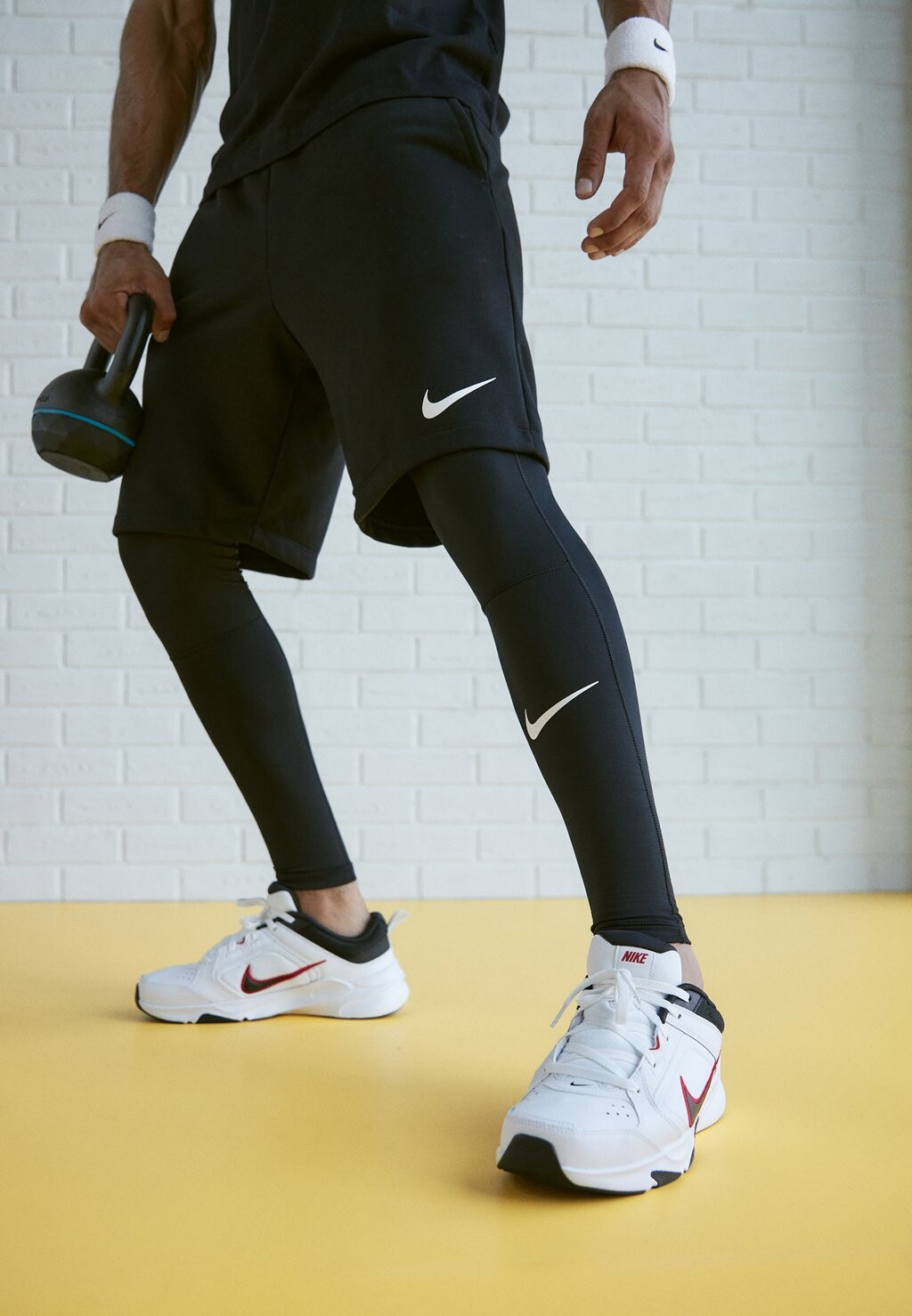 

Тайтсы Nike