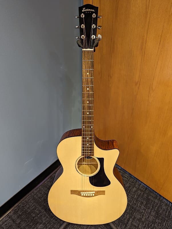 

Акустическая гитара Eastman PCH3-GACE-CLA Grand Auditorium Natural Gloss Finish Guitar w/ Padded Gig Bag