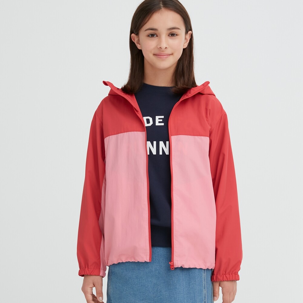 

Детская одежда Uniqlo для мальчиков и девочек, портативное тонкое пальто с капюшоном и цветными блоками, ветровка, одежда с кондиционером, уличная одежда