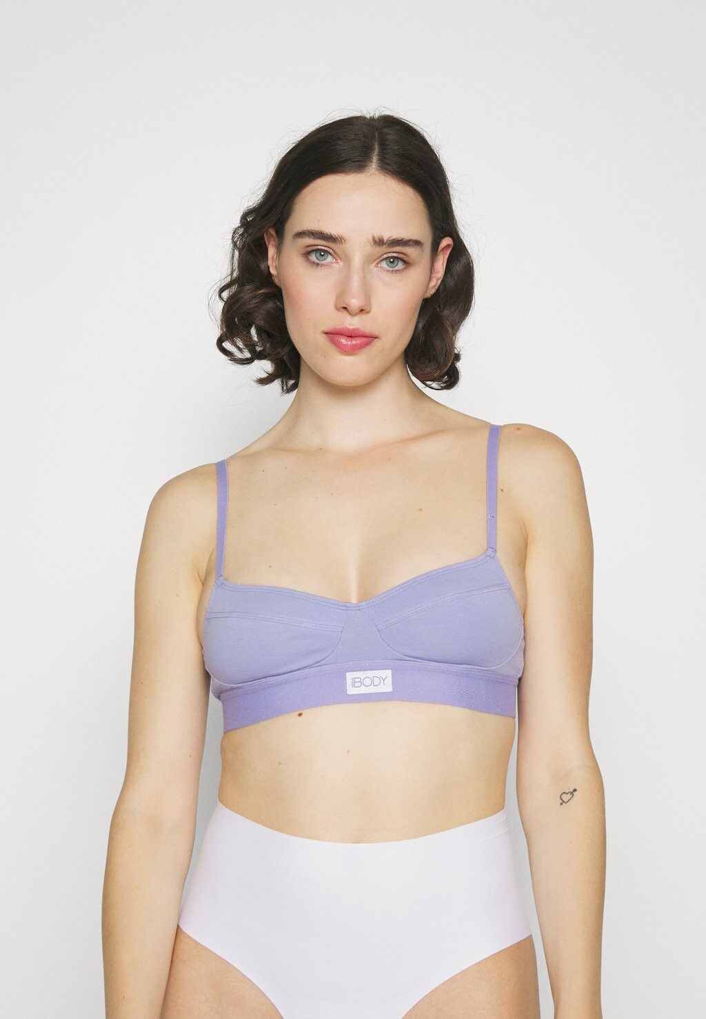 

Бюстгальтер с треугольными чашечками Cotton On