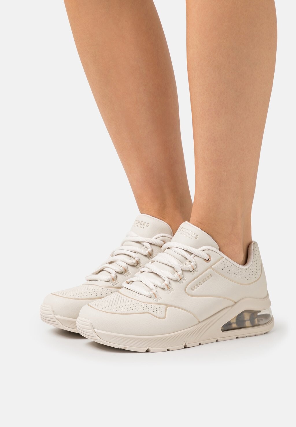 

Кроссовки Skechers