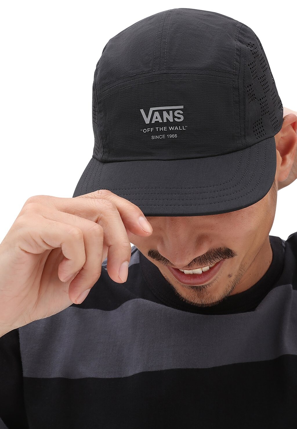 

Бейсболка OUTDOORS CAMPER Vans, цвет black