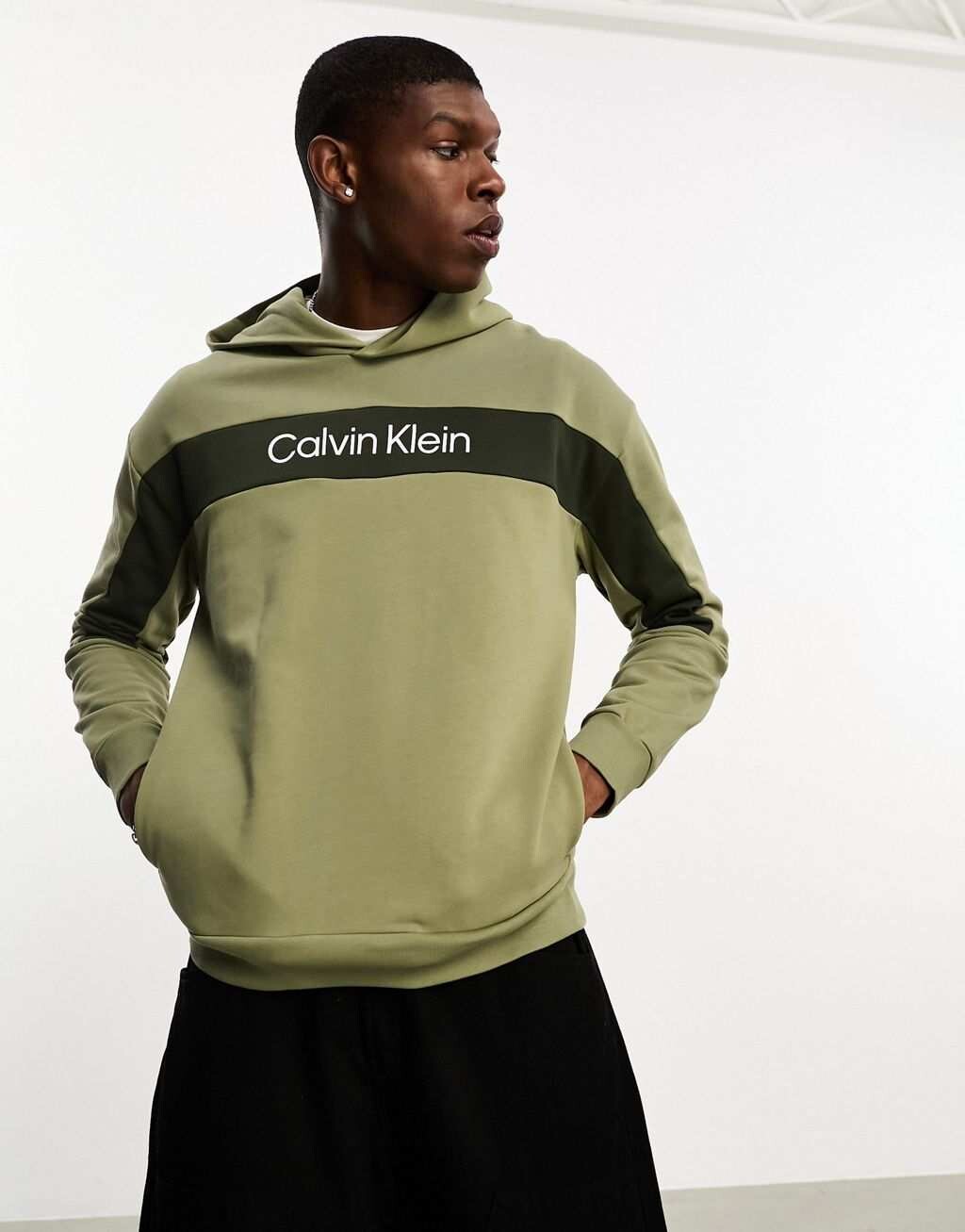 

Худи цвета хаки со вставкой-логотипом Calvin Klein
