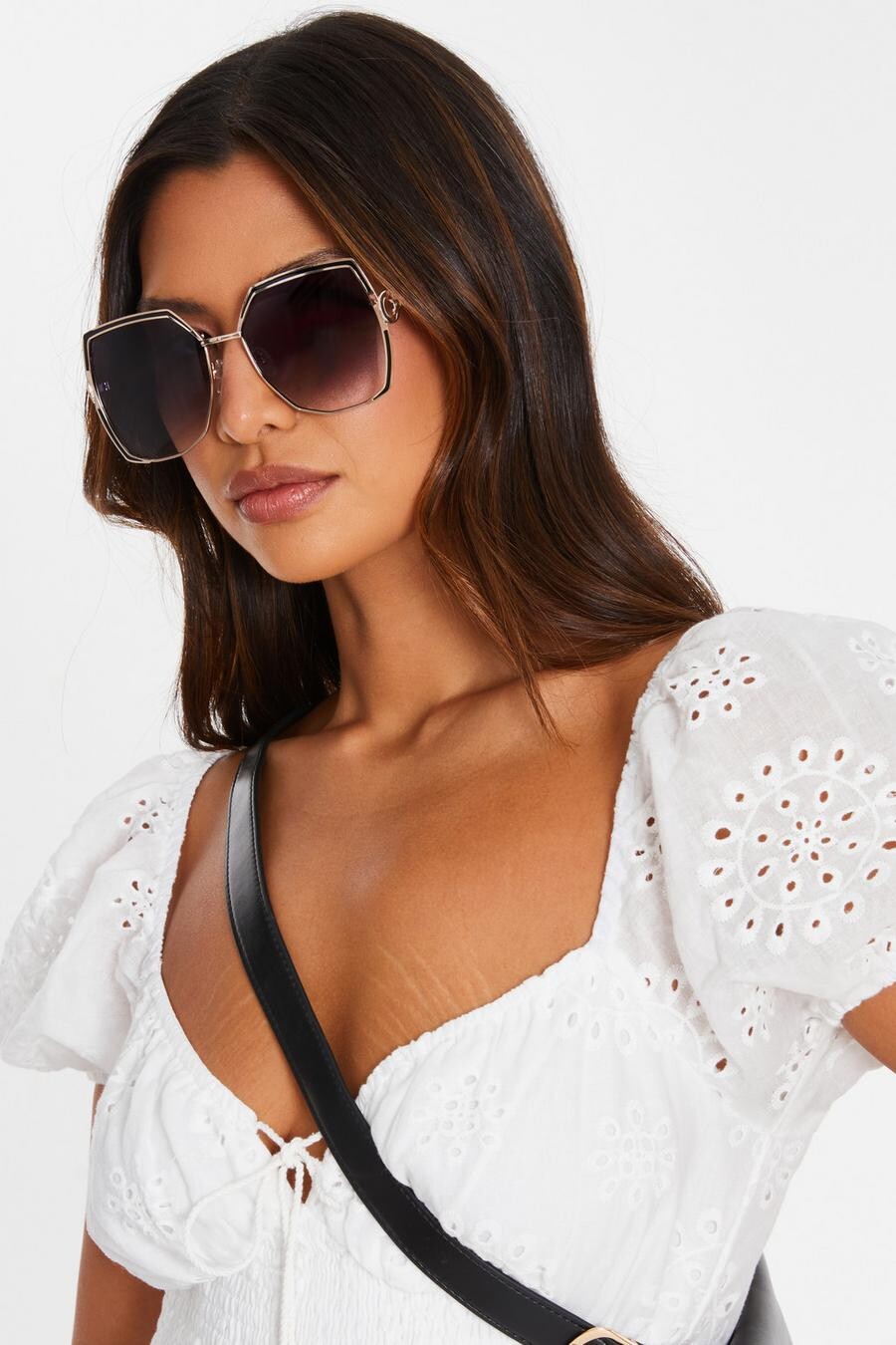 

Черные солнцезащитные очки с тонированными линзами QUIZ Clothing