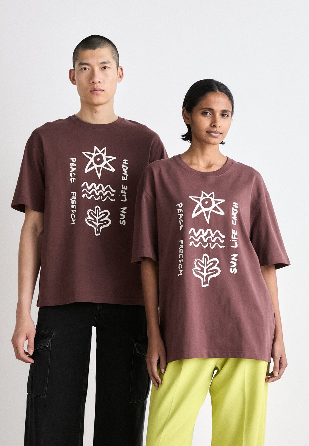 

Футболка с принтом UNISEX Samsøe Samsøe, коричневый