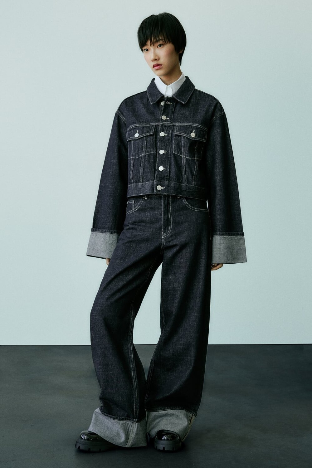 

Джинсовая куртка trf с отложными рукавами ZARA, индиго