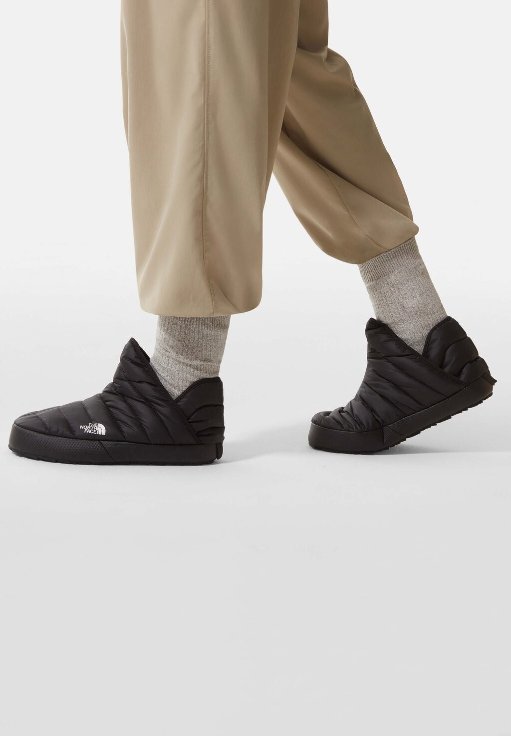 

Зимние сапоги The North Face, черный