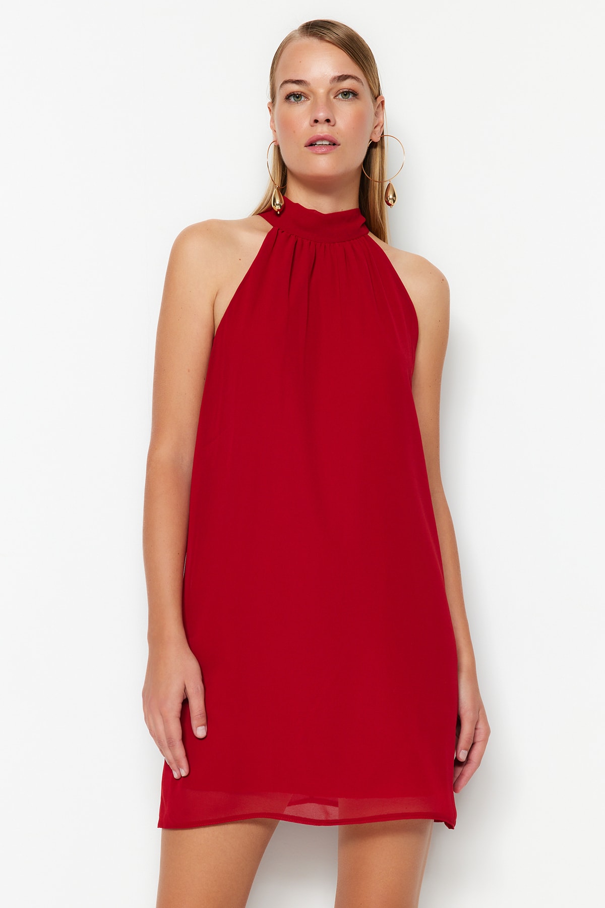 Красное платье с высоким воротником Trendyol, красный платье trendyol с цветочным принтом красный