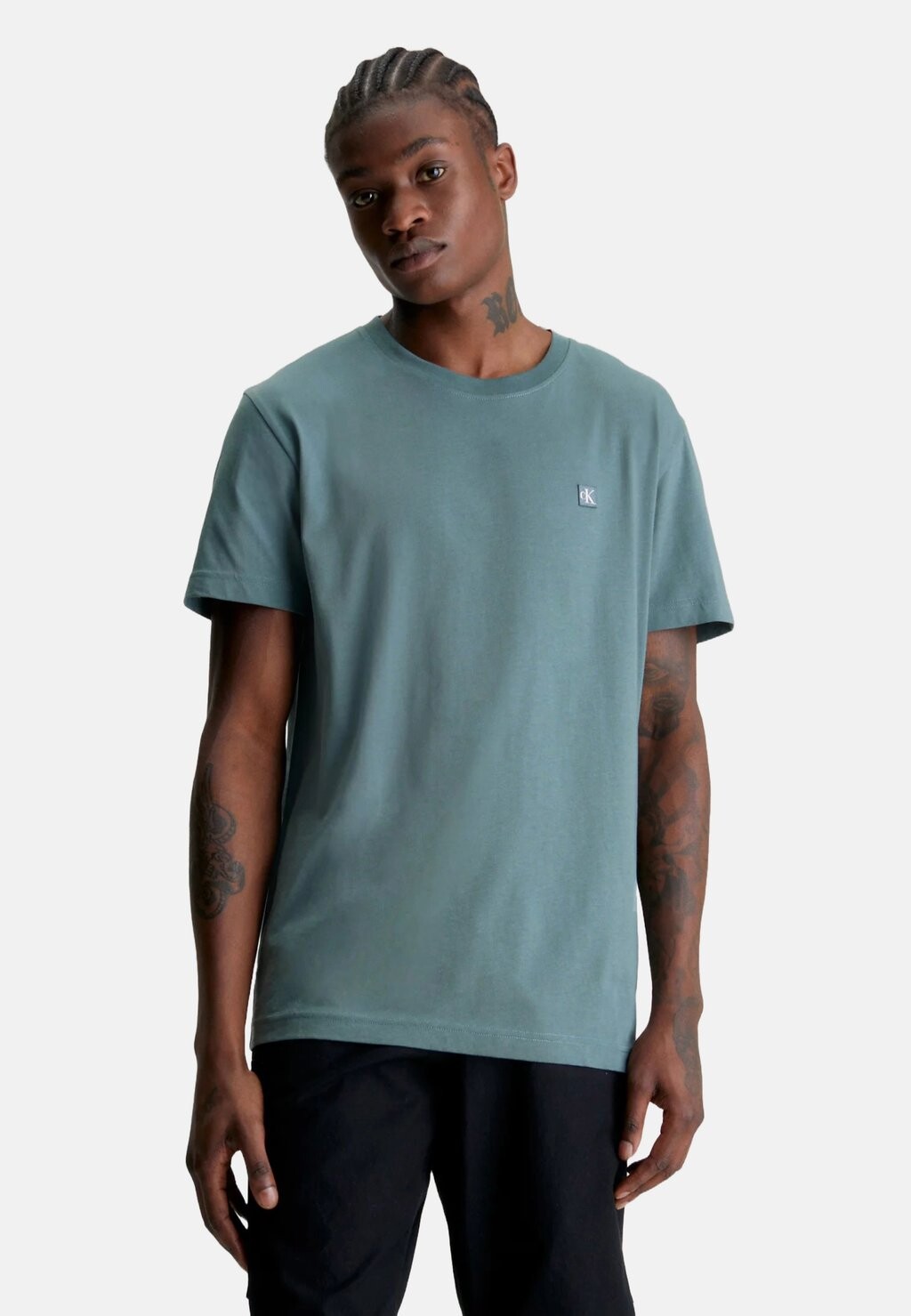 

Базовая футболка Embro Badge Calvin Klein Jeans, цвет goblin blue
