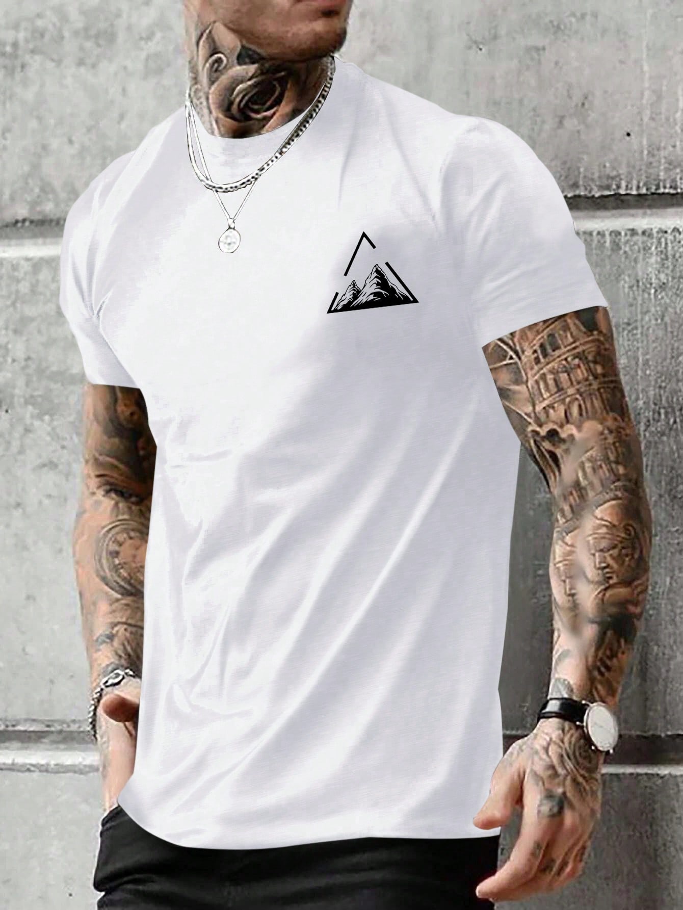 цена Мужская футболка Manfinity LEGND с короткими рукавами и принтом гор, белый