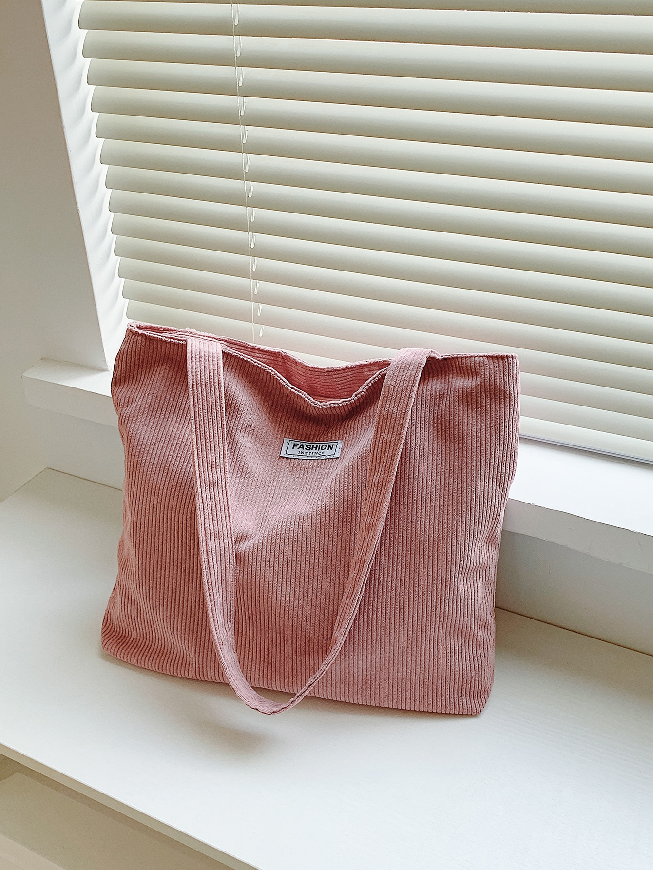 цена Легкая деловая повседневная большая сумка через плечо с нашивками для девочек-подростков, розовый