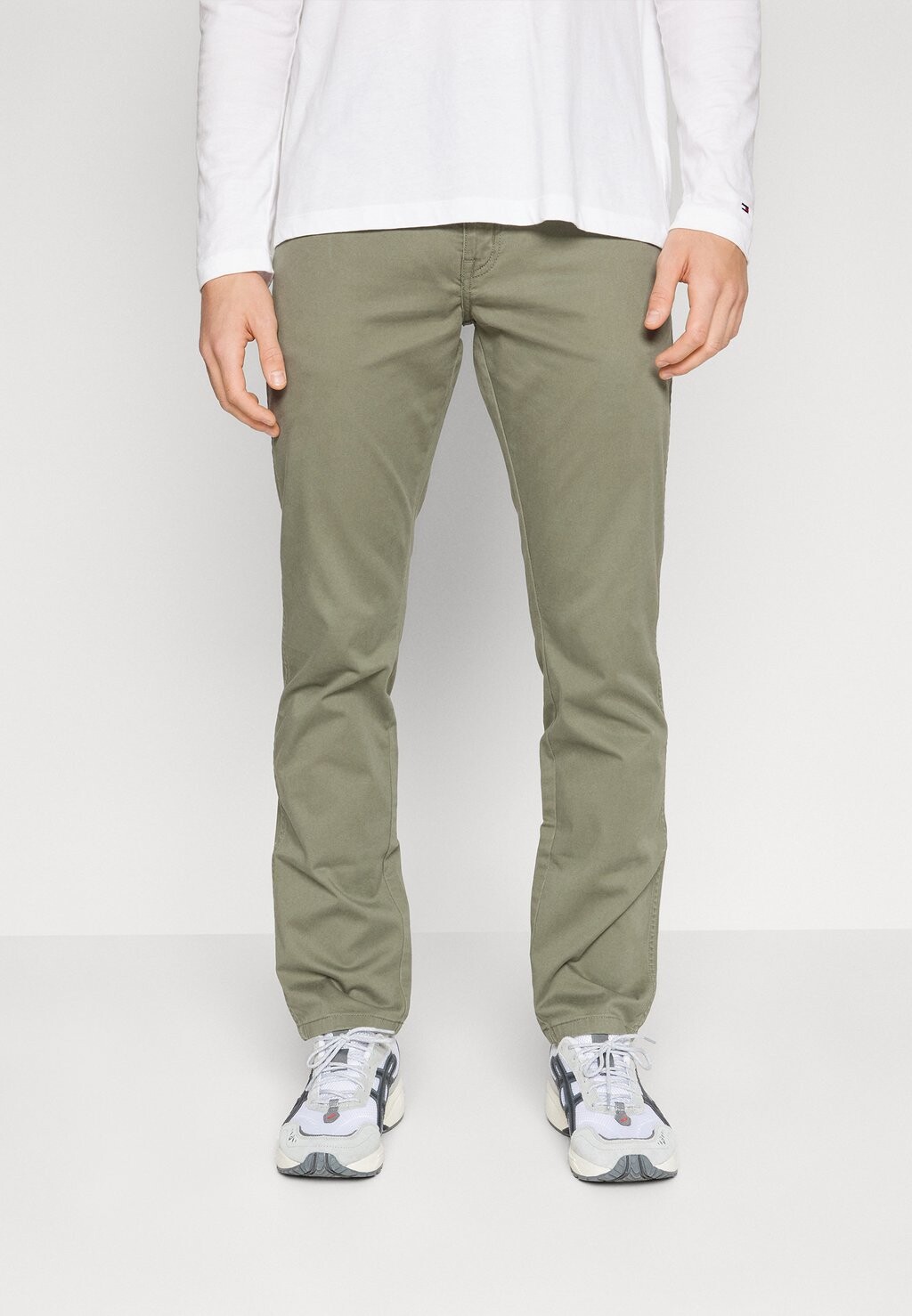 

Джинсы Straight Leg TEXAS SLIM Wrangler, цвет dusty olive