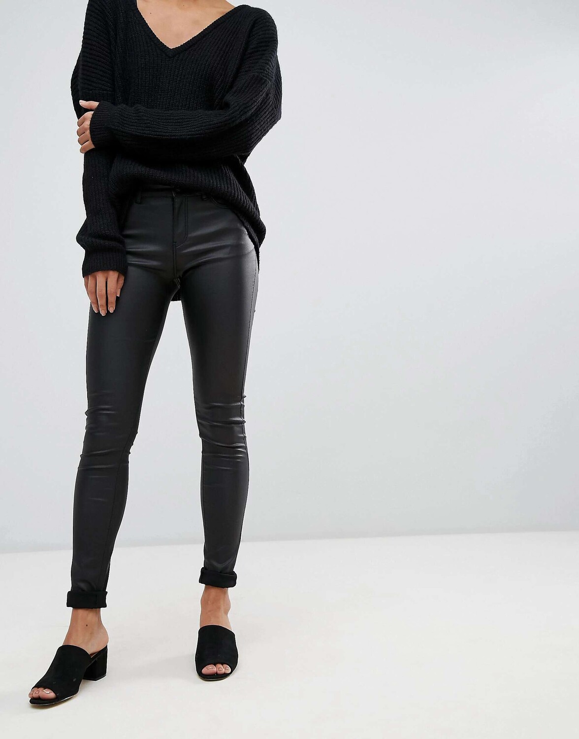 

Джинсы скинни с покрытием Vero Moda