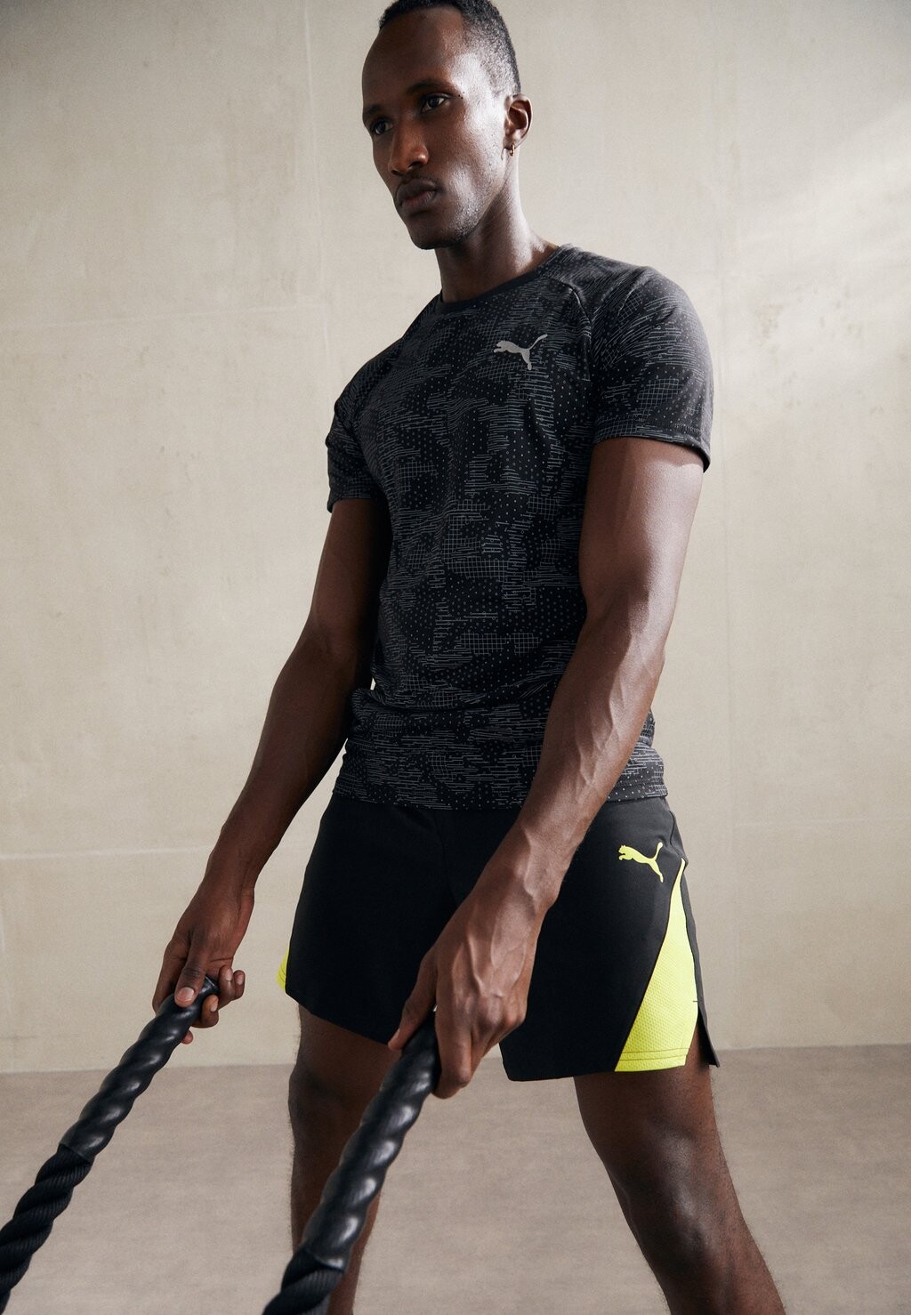 

Спортивные шорты FIT ULTRABREATHE 7 Puma, черно-желтый взрыв