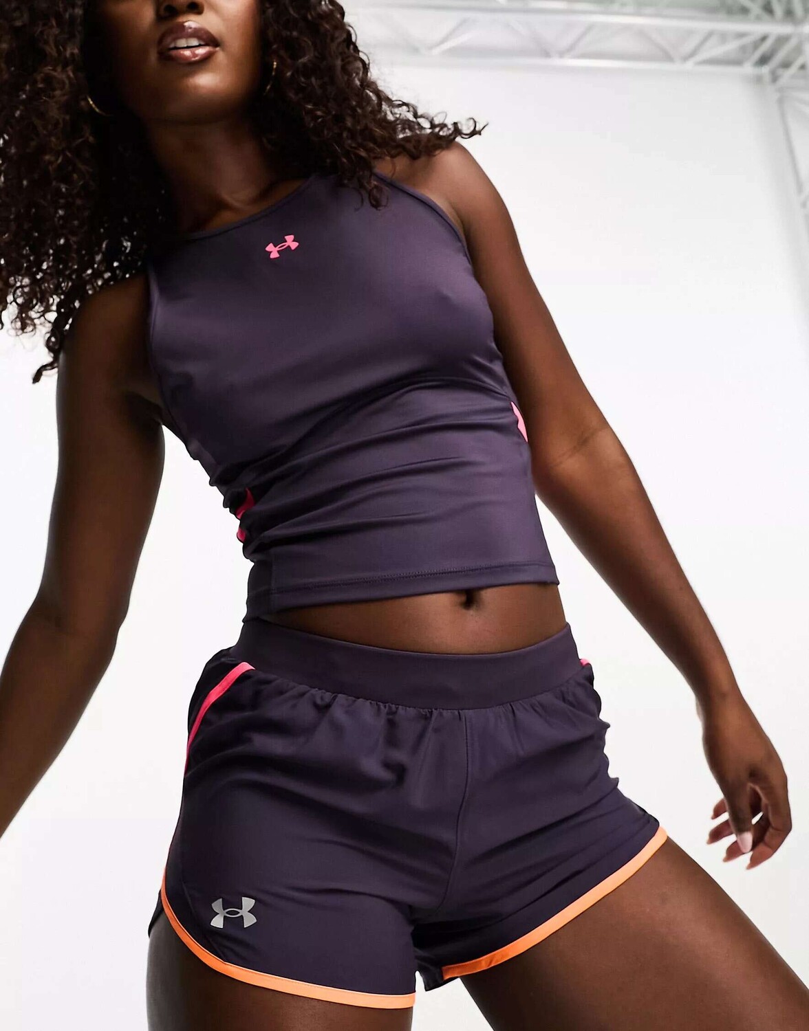

Фиолетовые шорты Under Armour Fly By 2.0