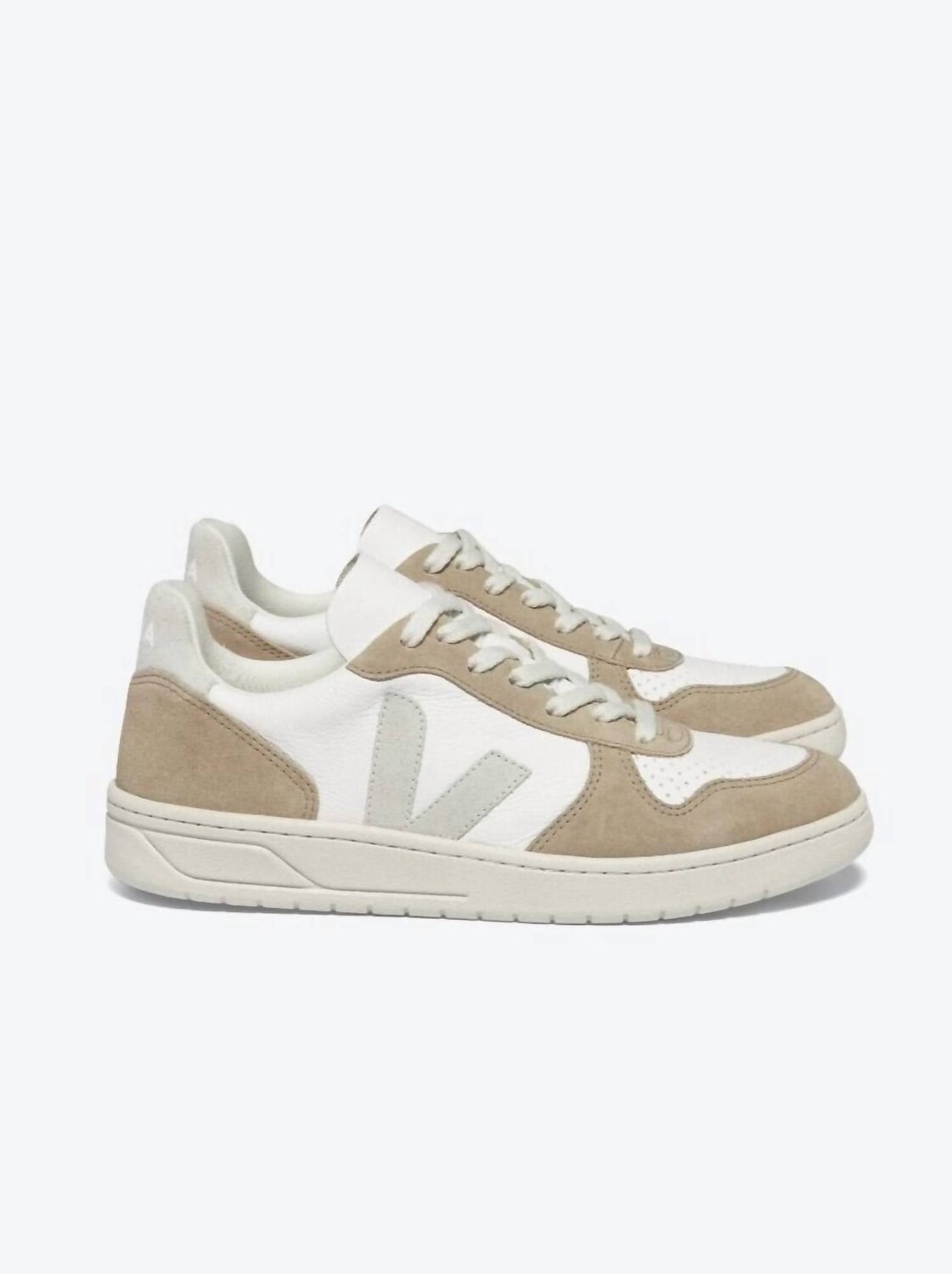 

Женские кроссовки V-10 из безхромовой кожи экстра-белого цвета Natural Sahara VEJA
