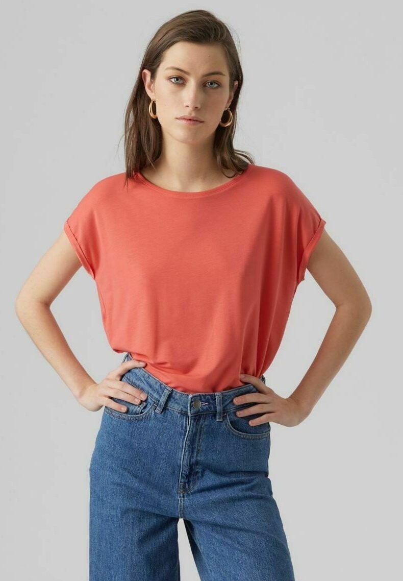 

Базовая футболка Vero Moda