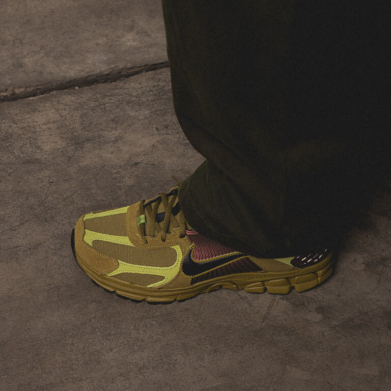 

Кроссовки Zoom Vomero 5 Nike, черный