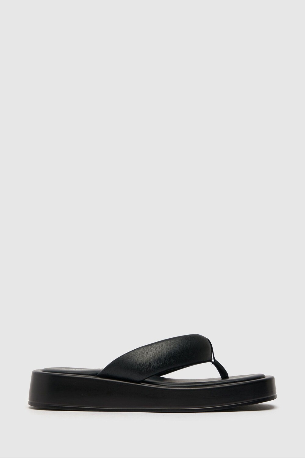 

Черные шлепанцы Tonya на ровной платформе Schuh, черный