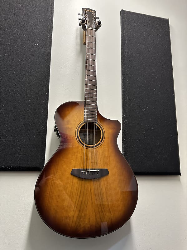 

Акустическая гитара Breedlove Pursuit Exotic S Concerto CE- Tiger’s Eye