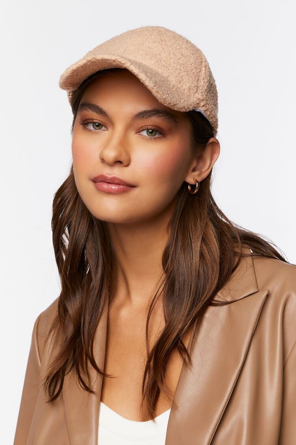 

Бейсболка из искусственной овчины Forever 21, бежевый