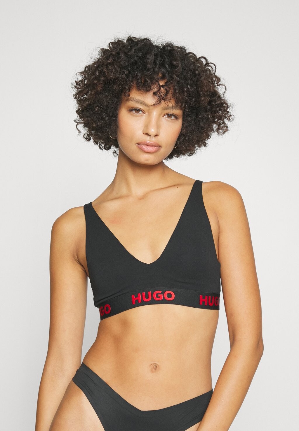 

Бюстгальтер с треугольными чашками SPORTY HUGO, черный