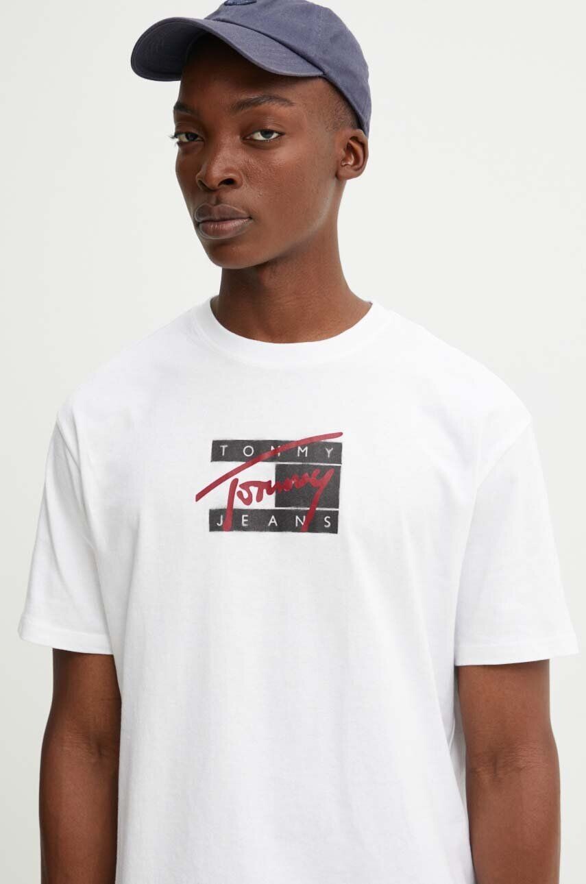 

Футболка Томми Джинс Tommy Jeans, белый