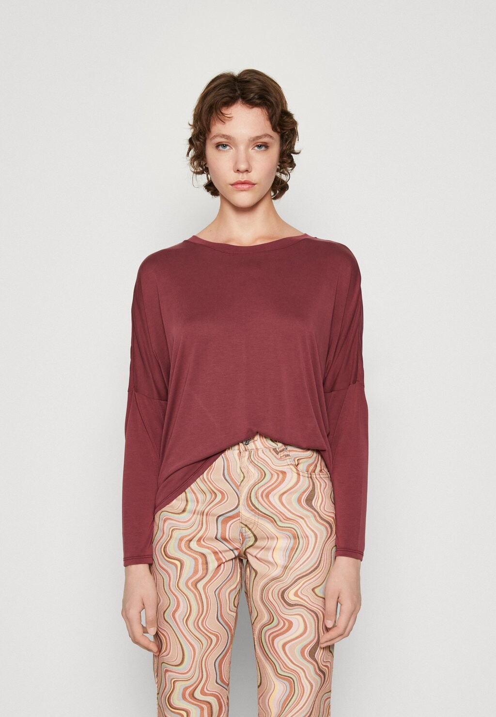 

Рубашка с длинным рукавом Monki, красный