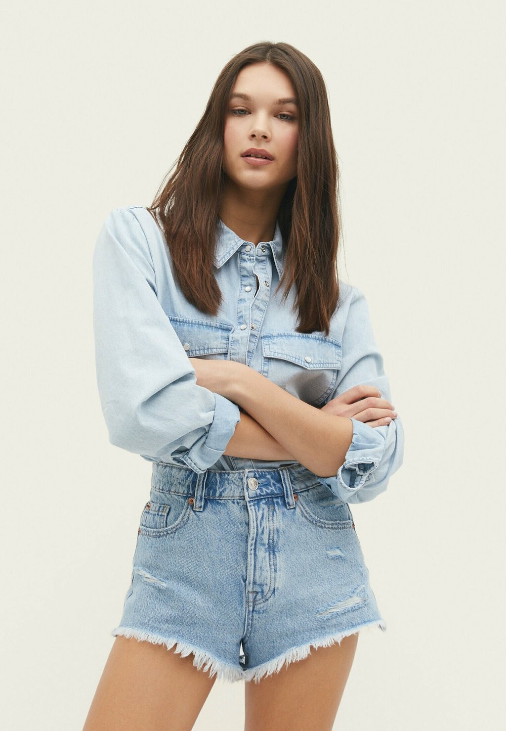 

Джинсовые шорты Stradivarius, синий