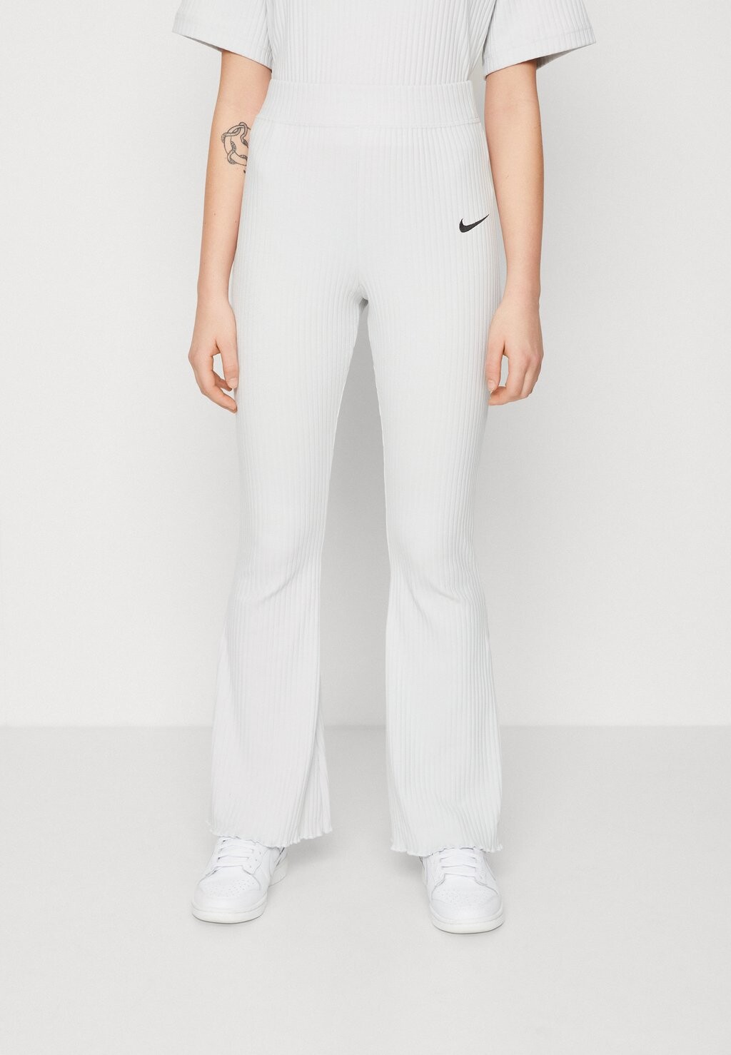 

Спортивные брюки Nike Pant, фотонная пыль / черный, Серый