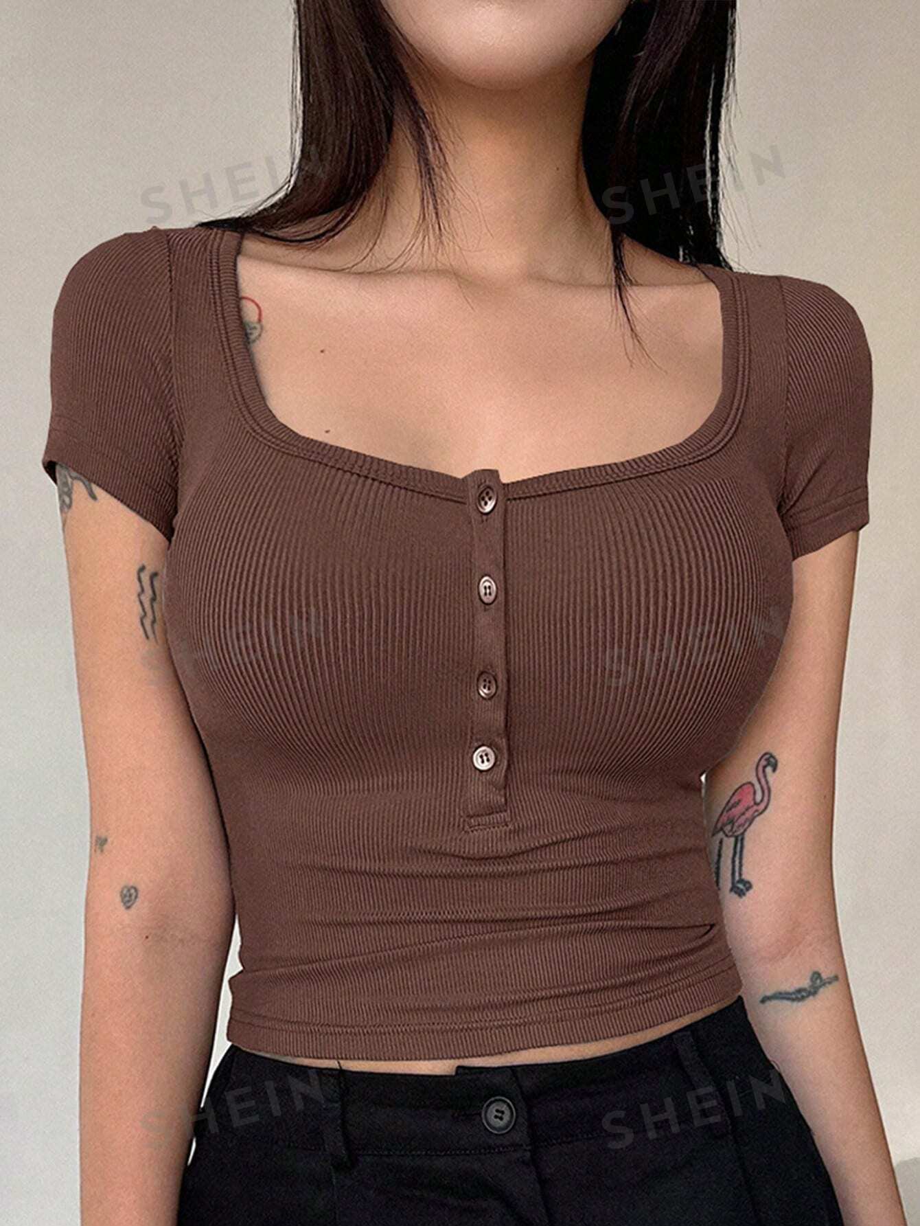 DAZY Женская однотонная футболка узкого кроя с полупланкой, кофейный коричневый