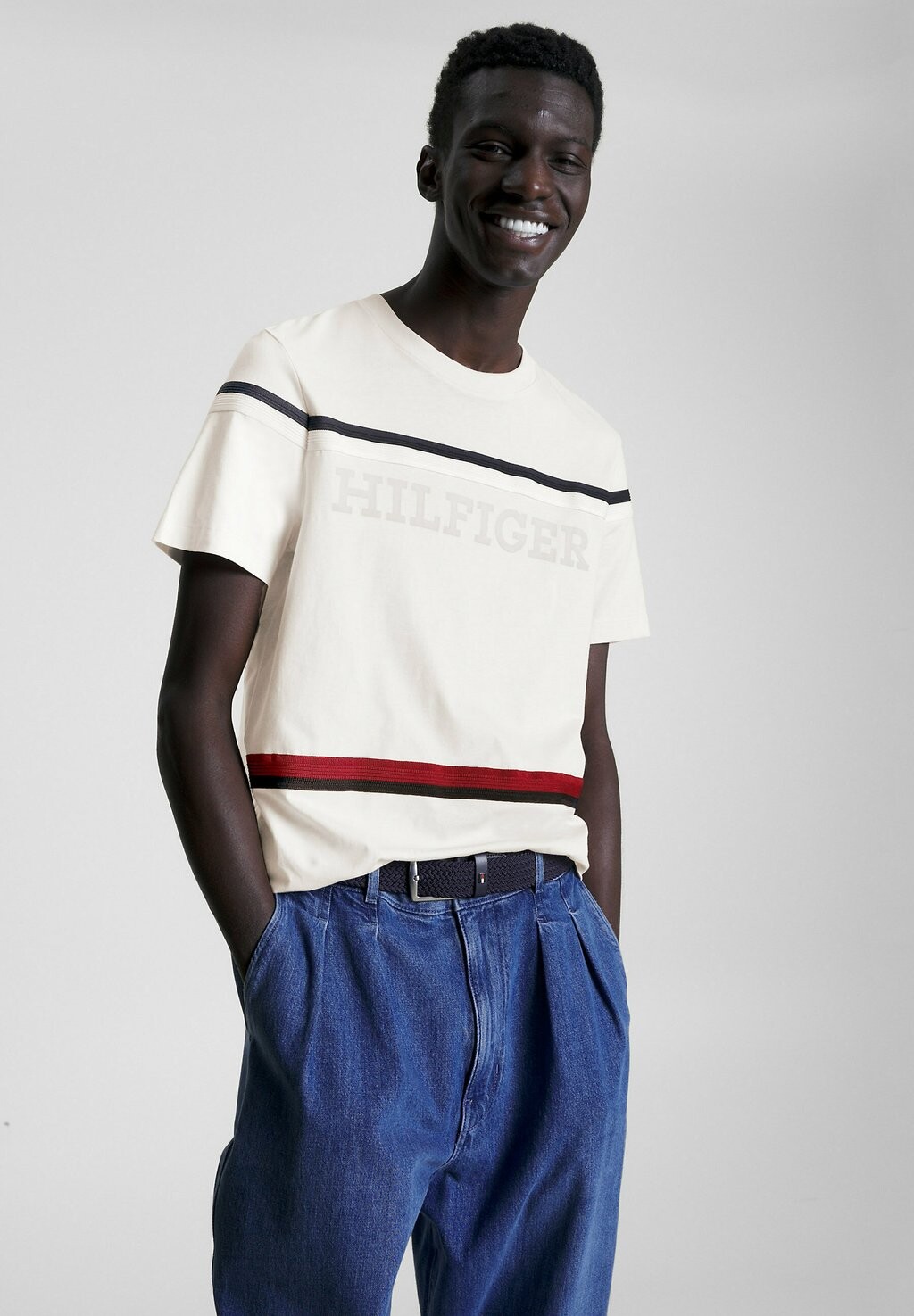 

Футболка с принтом MONOTYPE GLOBAL Tommy Hilfiger, состаренный белый