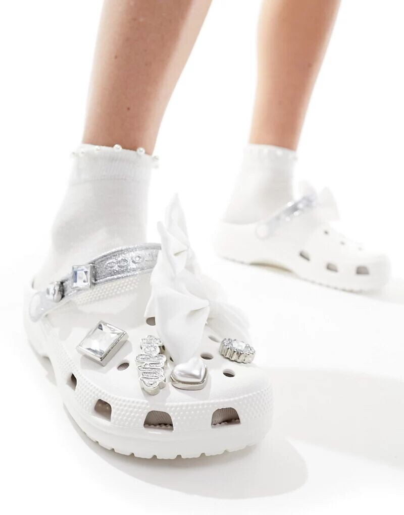 

Классические белые свадебные сабо Crocs, эксклюзивно для ASOS
