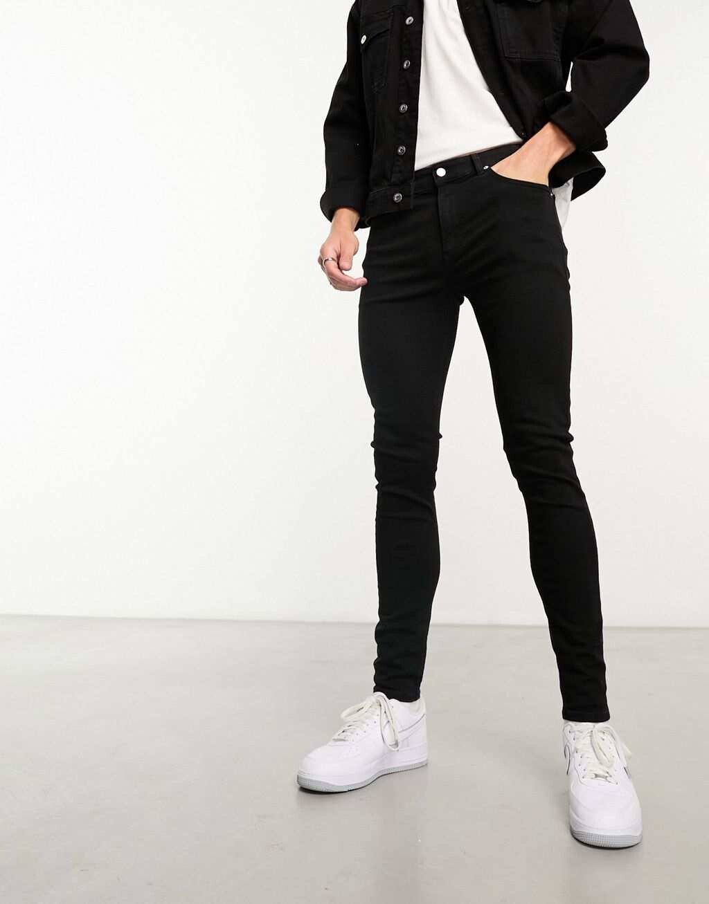 

Черные супероблегающие джинсы Calvin Klein Jeans